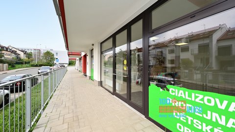 Pronájem obchodního prostoru 78,5m² v pražských Modřanech, BEZ PROVIZE