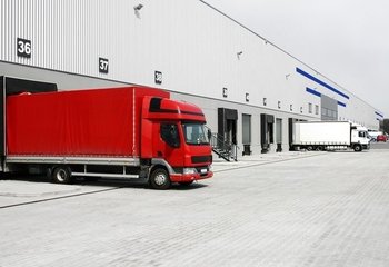 Ponúkame na prenájom skladovo-výrobnú halu v Dubnici nad Váhom 5000 m2