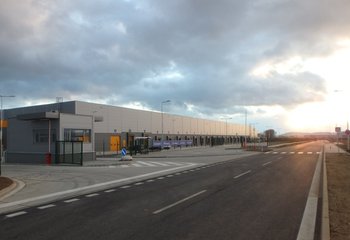Skladová a výrobná hala na prenájom v Dubnici nad Váhom/ Warehouse and production hall for lease in Dubnica nad Váhom