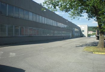 Prenájom skladu/výrobná hala 1400m² v Bratislave-Dubravka/ Warehouse/Production Hall for rent 1400 sq m Bratislava- Dubravka