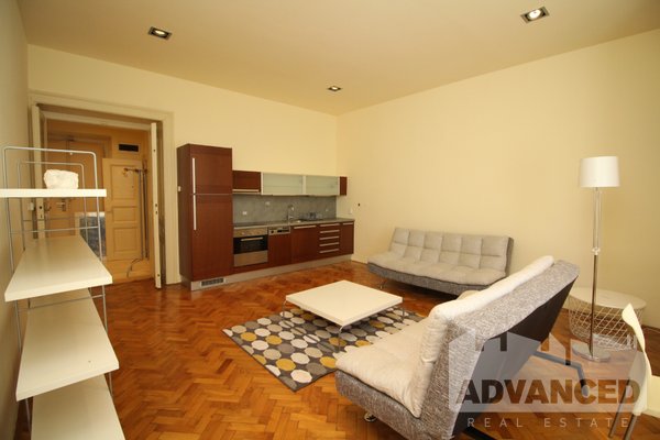 Rent, Flat of 1 bedroom, 65 m2