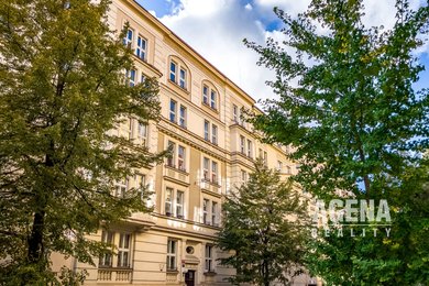 Prodej prostorného bytu 3+kk, šatna, technická místnost, lodžie, o celkové výměře 104 m2, ul. dr. Zikmunda Wintra, Praha 6 - Bubeneč, Ev.č.: 21039