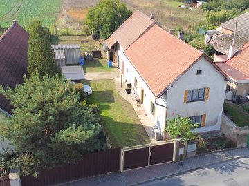 Rodinný dům, Horní Počaply - Křivenice, okres Mělník