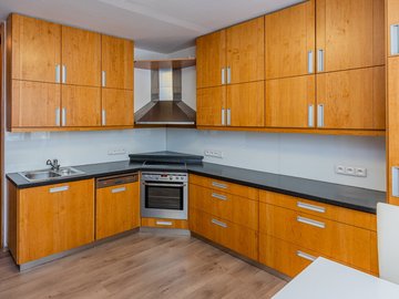 Prodej mezonetového bytu, 4+1, 103 m2, ul. Nad Zámečnicí, Praha - Smíchov