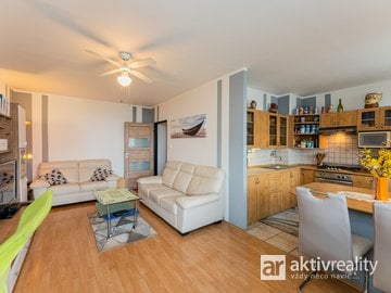 Prodej bytu 3+kk, 79 m2, Na Skalkách, Neratovice, 2 lodžie