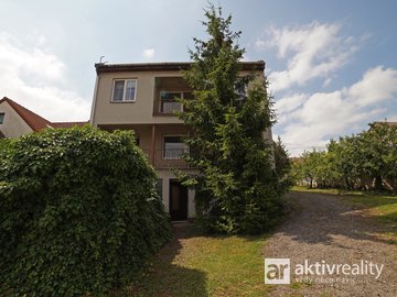 Prodej velkého rodinného domu se zahradou a dílnou, město Miroslav, okr. Znojmo