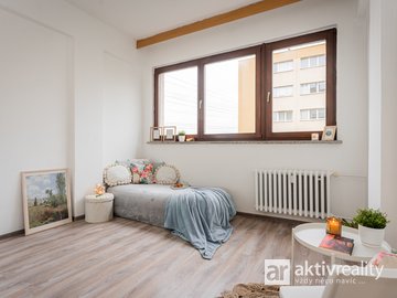 Prodej světlého bytu 1kk, 20m², Na Okruhu, Praha