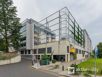Prodej, Garážové stání, 22,68 m² v ulici Plzeňská, Praha - Motol