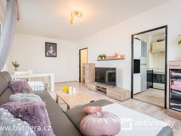 Prodej bytu 2+1 55m2, lodžie, sklep