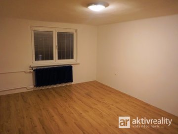 Pronájem prostorného bytu 4+1 120m² v domě v obci Radouš