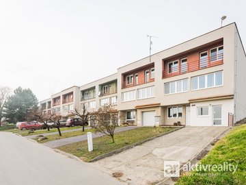 Prodej krásného, prostorného, vícegeneračního domu 214m² s pozemkem 195m² - Dyjákovice