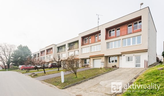 Prodej krásného, prostorného, vícegeneračního domu  214m² s pozemkem 195m² - Dyjákovice