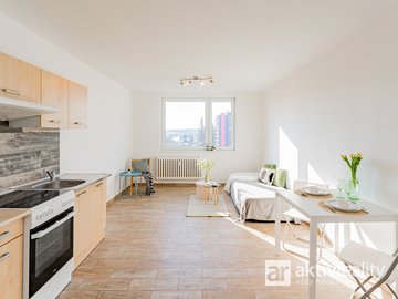 Prodej slunného bytu 2+kk, 39m², OV, Slaný