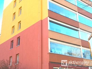 Pronájem útulného bytu 3+1 s lodžií a komorou 60m²
