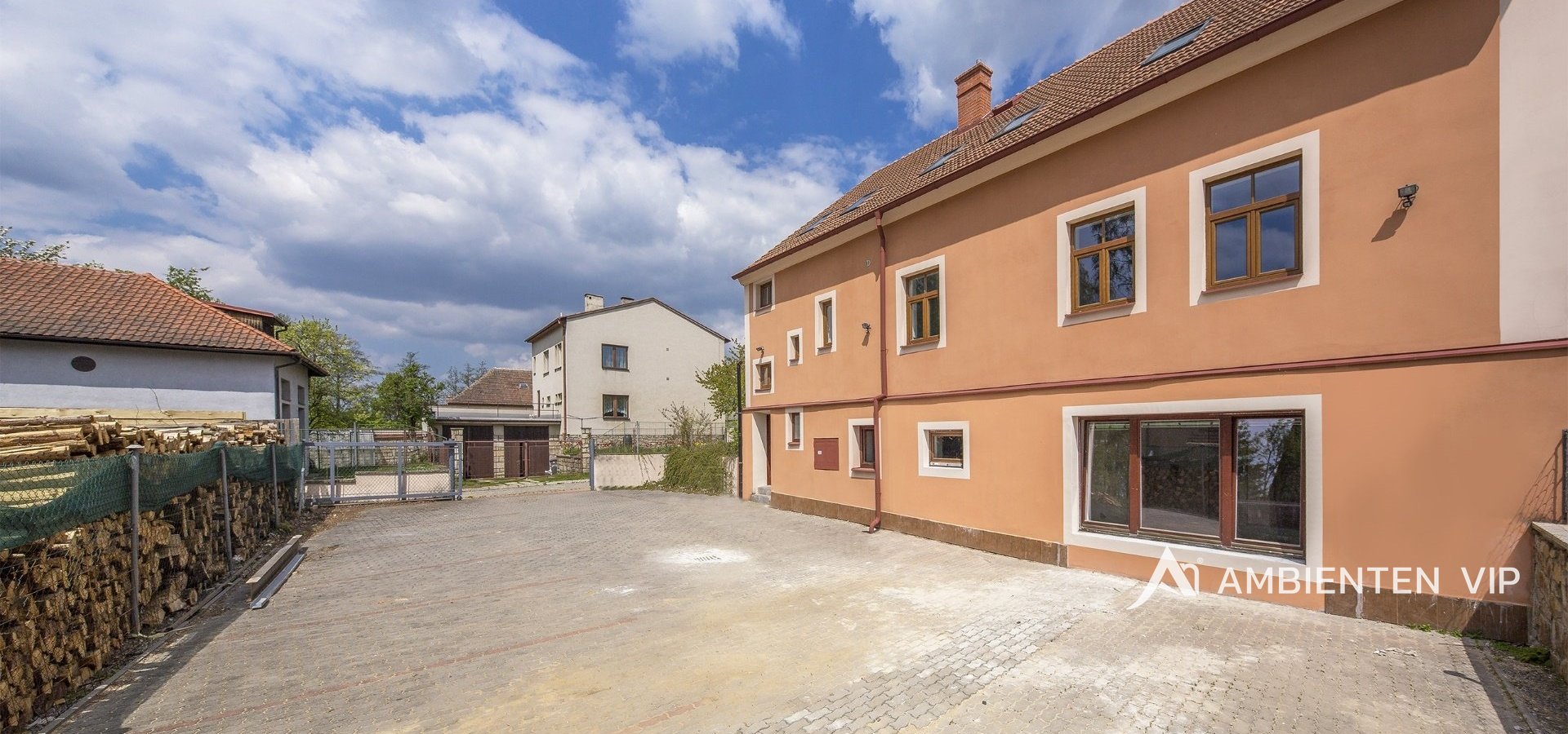 prodej-rodinneho-domu-na-bydleni-i-investici-477m2-telc-9merge-235f0e