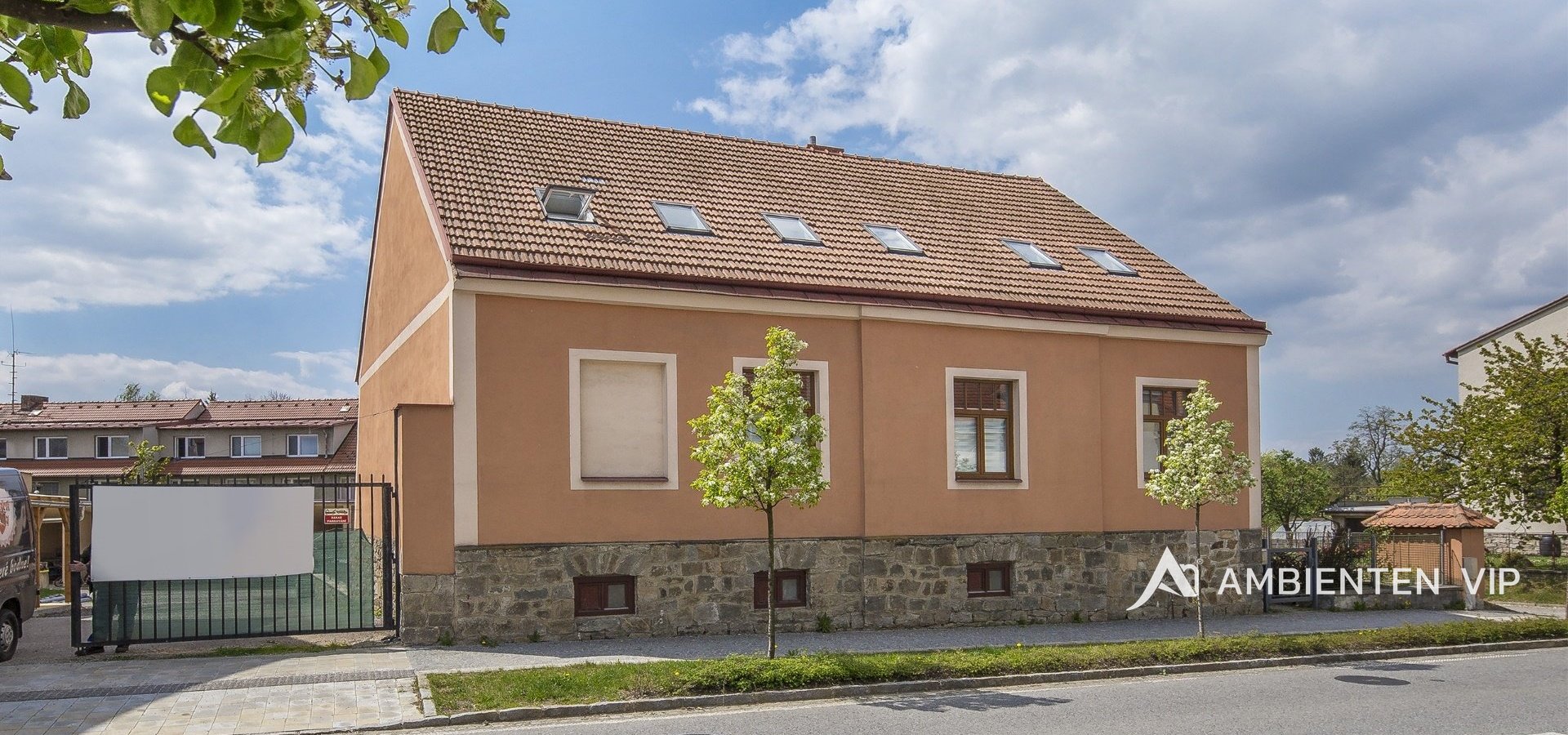 prodej-rodinneho-domu-na-bydleni-i-investici-477m2-telc-11merge-0b61c0