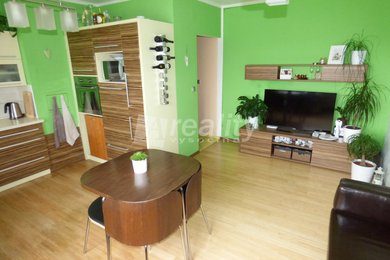 Prodej cihlový byt 3+kk s předzahrádkou, 72 m2, Náměšť nad Oslavou, Ev.č.: 00837