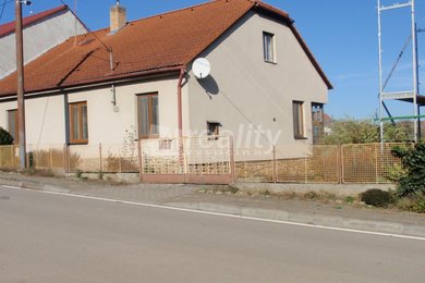 Prodej rodinného domu,  673 m2 - Hluboké u Jinošova, Ev.č.: 00871