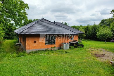 Prodej novostavby rodinného domu s velkým pozemkem 2.281 m2, Lipnice nad Sázavou, Ev.č.: 01426