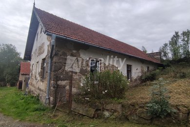 Prodej rodinného domu 2+1 uzavřeným dvorkem v  Horních Radslavicích, Ev.č.: 01590