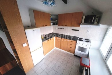 Pronájem bytu 1+kk s balkonem, Náměšť nad Oslavou, Ev.č.: 01722