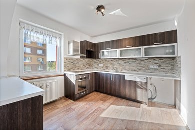 Zrekonstruovaný byt 3+1, 80 m² s lodžií - Liběšice, Ev.č.: 00148