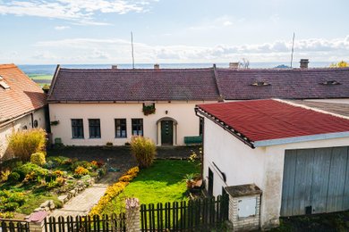 Prodej rodinného domu 92 m² s garáží - Podsedice - Chrášťany s pozemkem 259 m2, Ev.č.: 00177