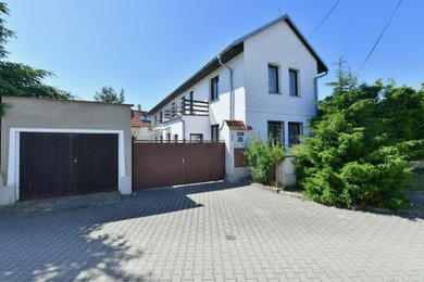 Rodinný dům 6+1, 191m², pozemek 500 m2 - Praha - Horní Počernice, Ev.č.: 00098