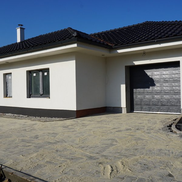 Novostavba bungalovu 4+kk s garáží a zahradou, Mladkov