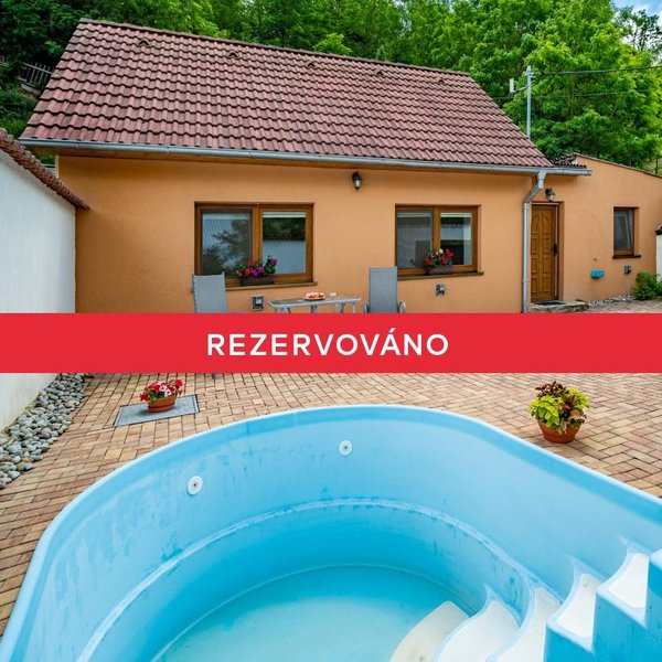 RD 2+1 (74 m2) s bazénem a zahradou,  Hluboké Mašůvky