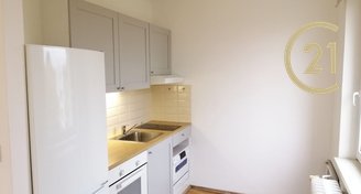 Krásný slunný tichý byt 2+kk / 40 m2 po rekonstrukci
