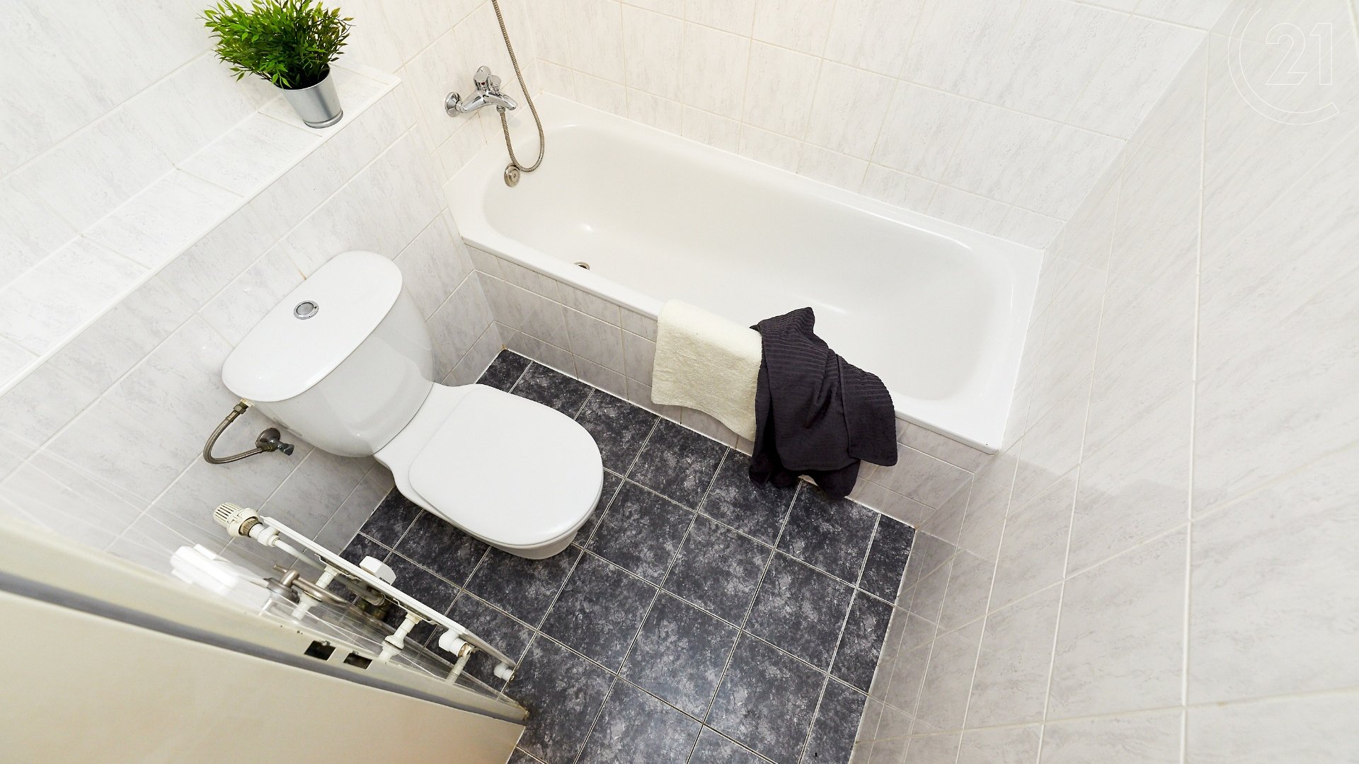 Pronájem bytu 2+kk s terasou, 56m², Praha - Hostivař