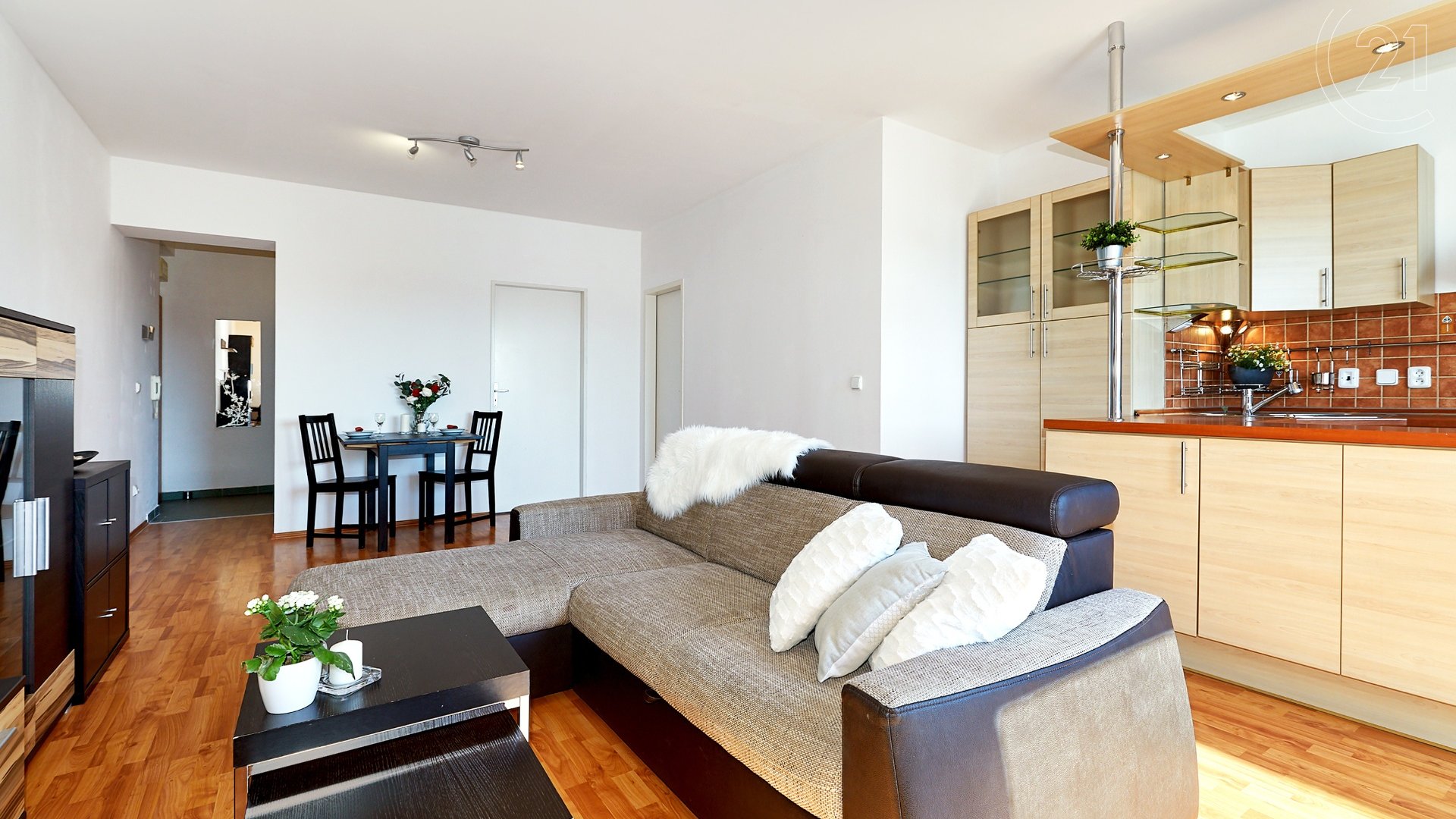 Pronájem bytu 2+kk s terasou, 56m², Praha - Hostivař