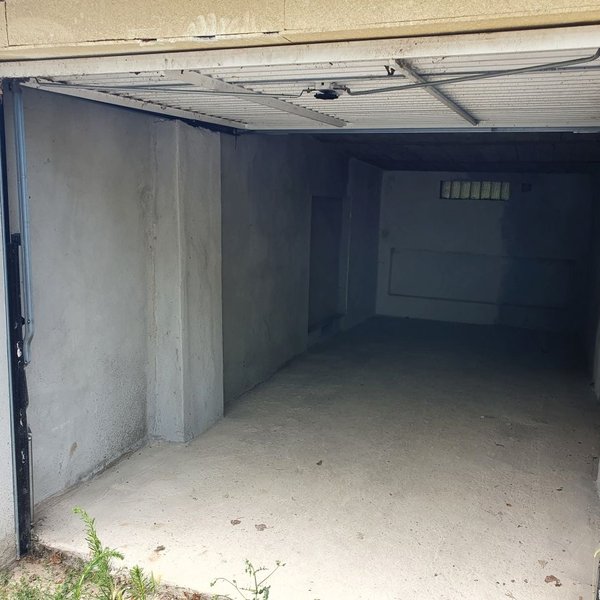 Pronájem garáže, 17 m2, Kobylisy