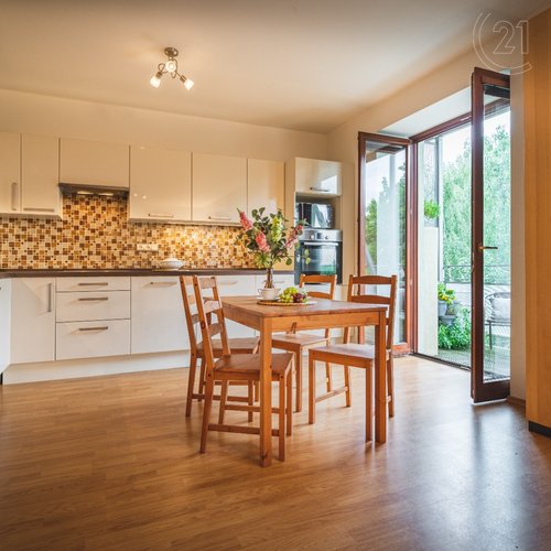 Slunný byt 2+kk, 54m² - Praha - Kbely