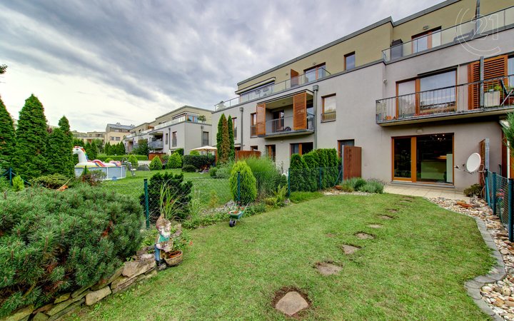 2+kk, 45m² + zahrada, garáž, Praha 5 - Zbraslav
