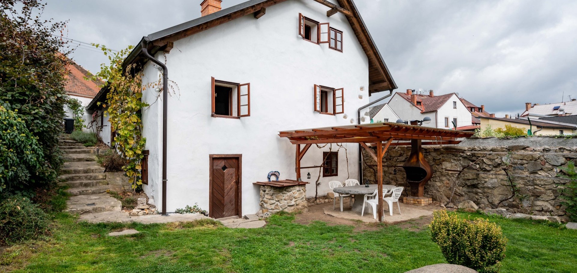 Prodej rodinného domu, 202m², 461m² pozemek - Sedlec-Prčice - Sedlec