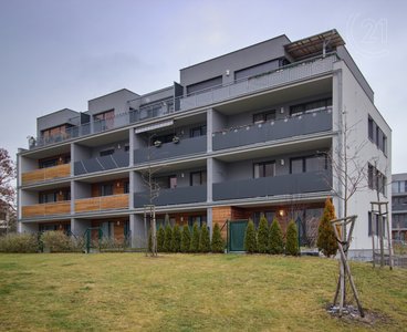 Pronájem bytu se zahradou a garážovým stáním 2+kk, 65 m2, ul. Halštatská, Plzeň-Újezd