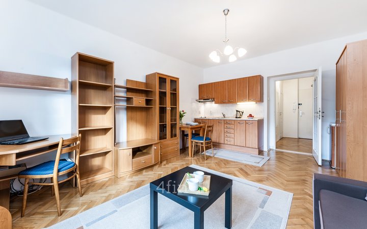 Pronájem zrekonstruovaného bytu 1+kk, 28 m² Praha 4 Podolí
