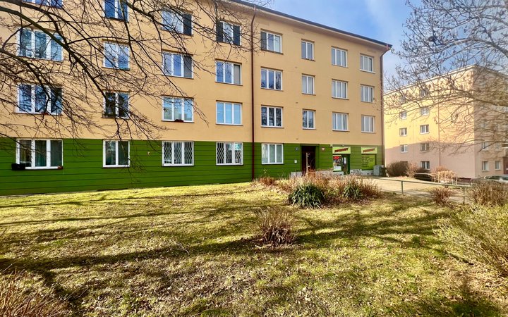 Prodej bytu v původním stavu 1+1 (38 m2), lokalita Praha - Strašnice