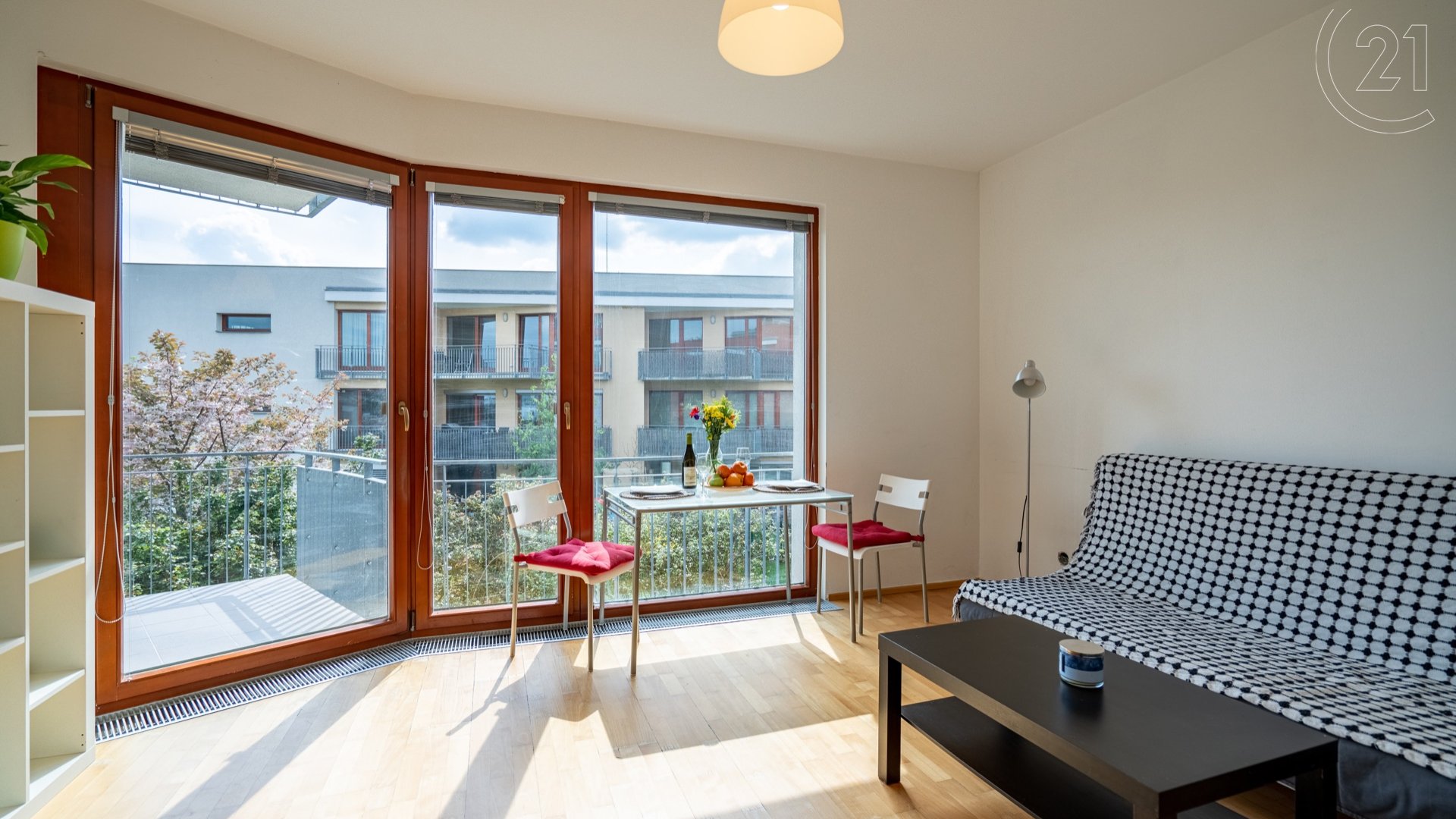 Prodej bytu 2+kk s prostorným balkonem,  63 m², Praha - Stodůlky