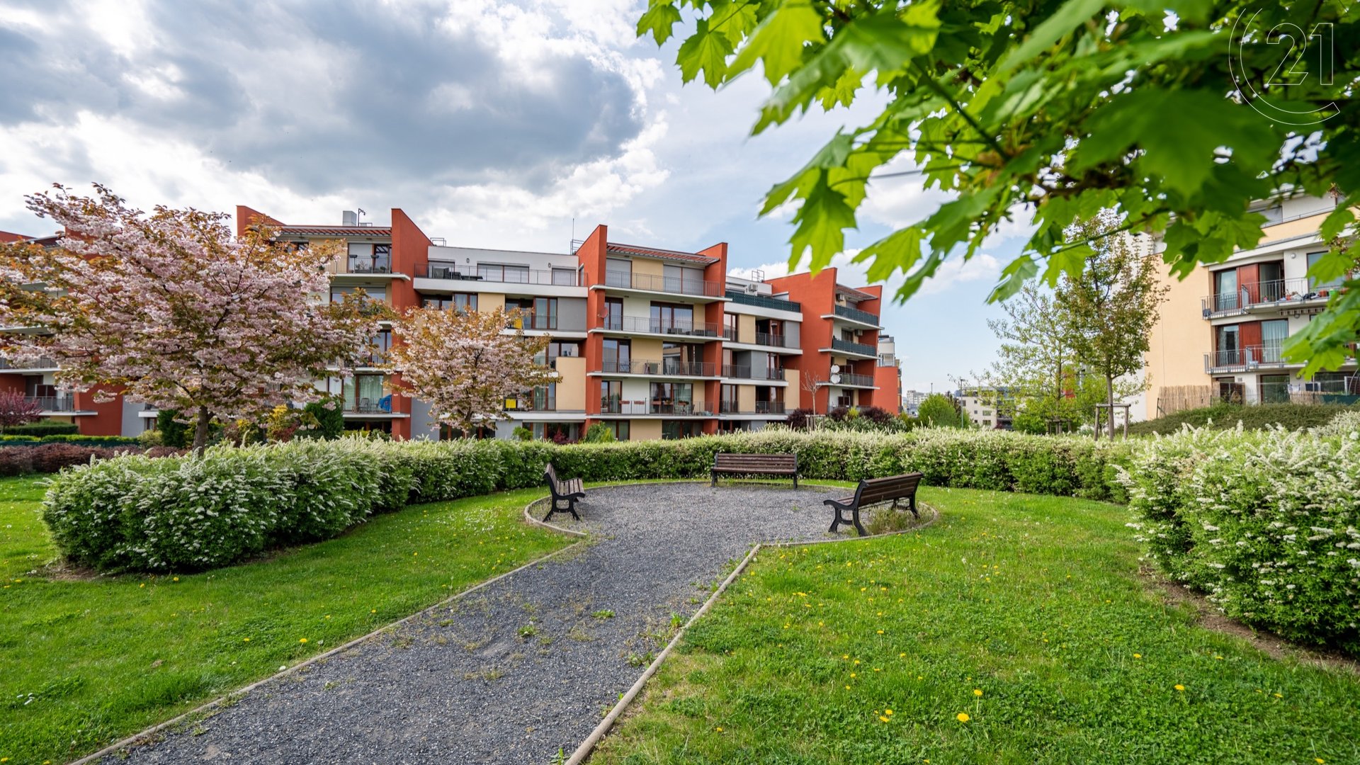 Prodej bytu 2+kk s prostorným balkonem,  63 m², Praha - Stodůlky