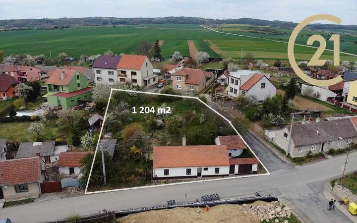 Prodej stavebního pozemku s chalupou,  1204m² - Mohelno