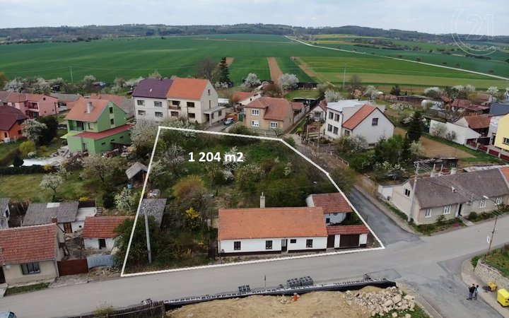 Prodej stavebního pozemku s chalupou,  1204m² - Mohelno