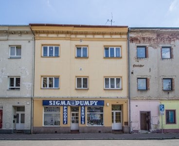 Prodej prostorného domu, 5 bytů a nebytový prostor, 498 m² - Sokolov