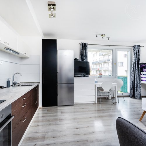 Pronájem bytu 1+kk s předzahrádkou (31 m²)  - Praha - Uhříněves