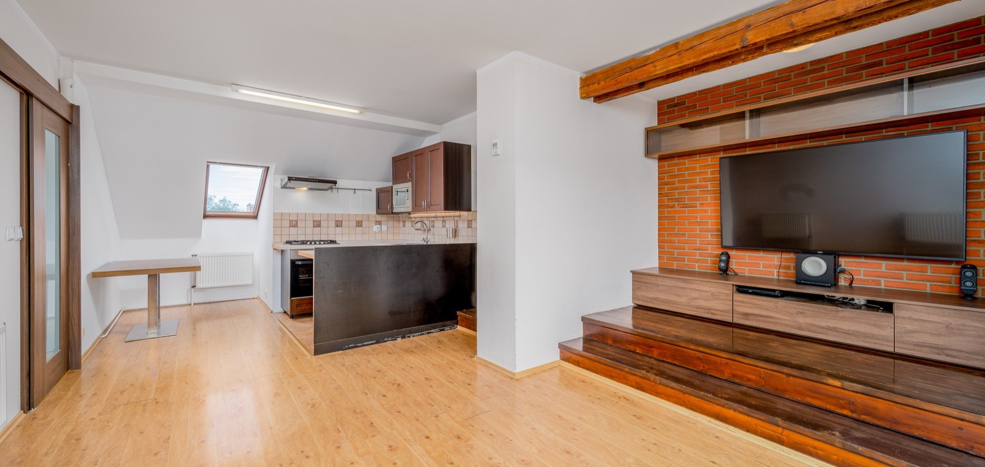 Pronájem prostorného bytu 3+kk s terasou,  95 m² - Komenského ul, Kolín IV