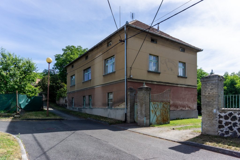 Prodej usedlosti u Prahy, Bořanovice