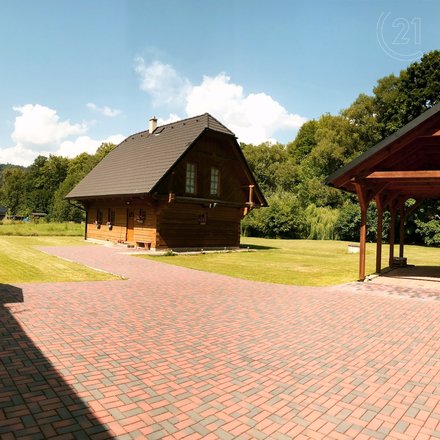 Prodej roubenky 99m² s pozemkem 3900 m² - Sobotín