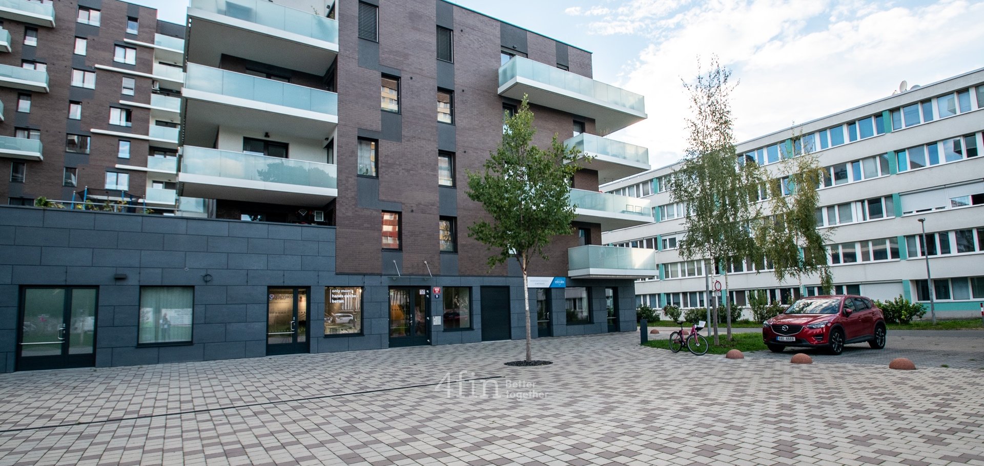 Slunný byt 3+kk, 110m2 v posledním nadzemním podlaží s terasou a vlastním parkovacím stáním